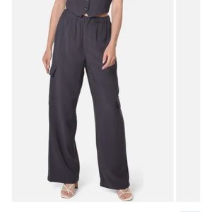 NWOT WAYF Layla Black Cargo Slacks
